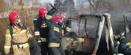 Pożar samochodu dostawczego w miejscowości Bejsce –powiat kazimierski