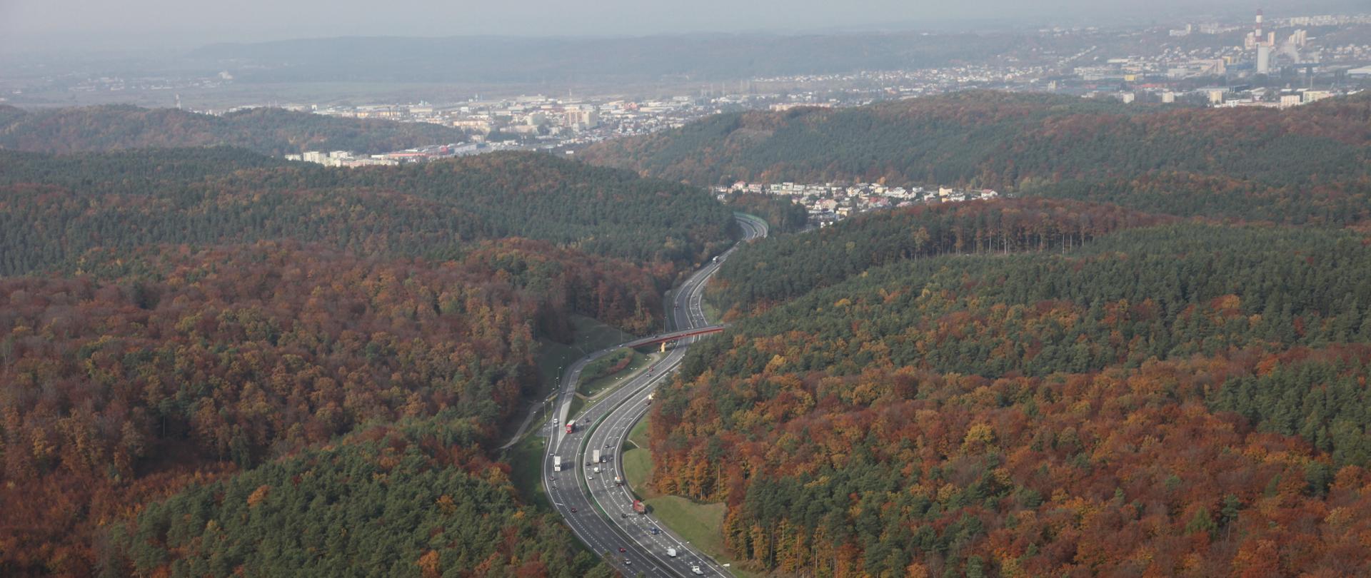 Widok z powietrza na S6, obwodnica Trójmiasta, na wysokości połączenia z ul. Eugeniusza Kwiatkowskiego. 