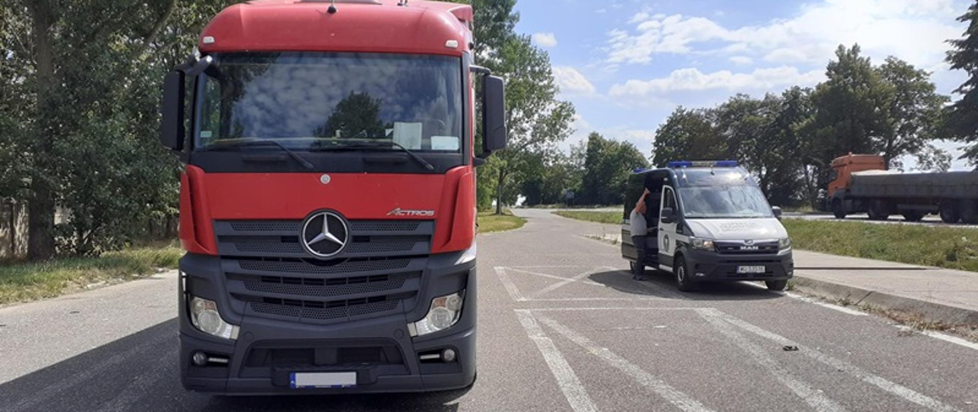 Pojazd członowy polskiego przewoźnika wykonującego krajowy transport drogowy rzeczy z Dąbrowy Górniczej do Szczecina