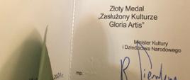 Grafika - Złoty Medal Zasłużony Kulturze Gloria Artis