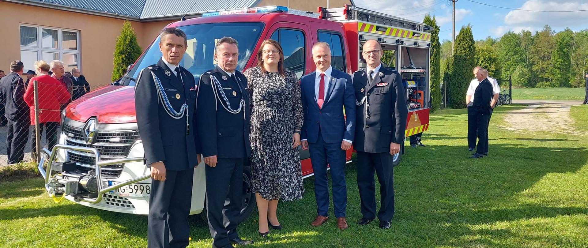 Uroczyste przekazanie wozów strażackich w Ruchnie i Zasiadałach