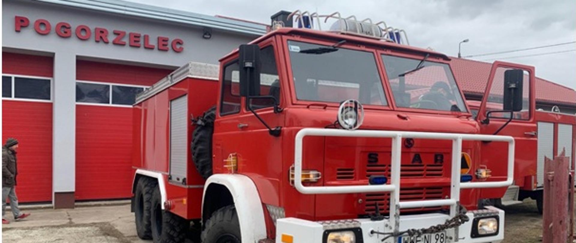 Przekazanie samochodu dla strażaków z Ukrainy