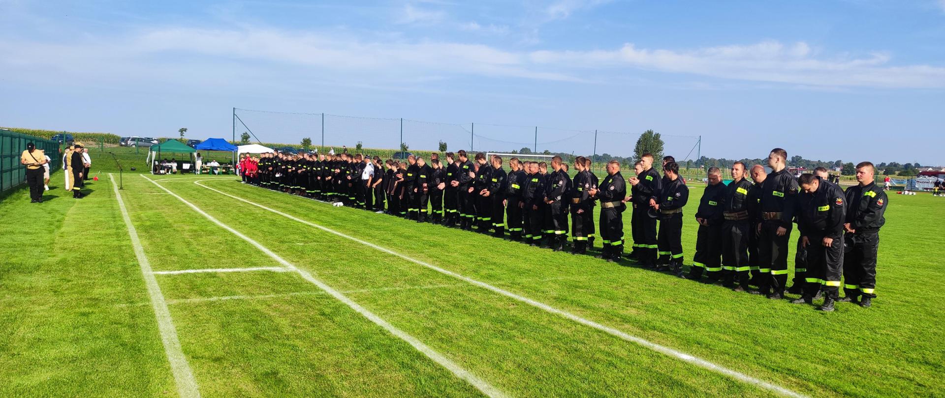 Wszyscy strażacy biorący udział w zawodach