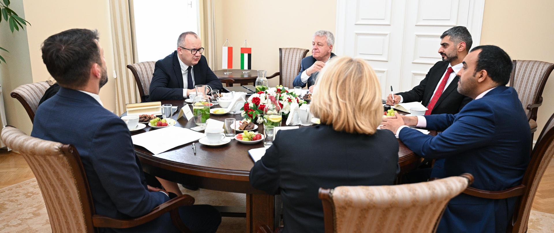 Minister Sprawiedliwości Adam Bodnar spotkał się z ambasadorem Zjednoczonych Emiratów Arabskich w Polsce Mohamedem Al Harbi 