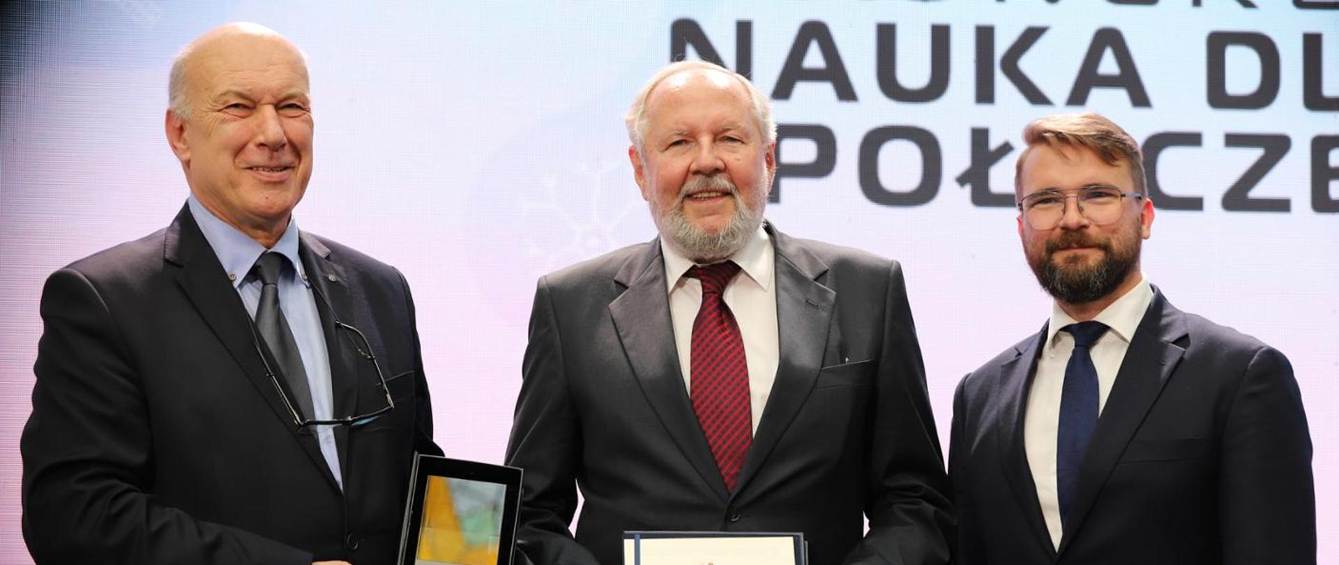 Professor Józef Lubacz Named First Recipient of the National Institute of Telecommunications Science Award