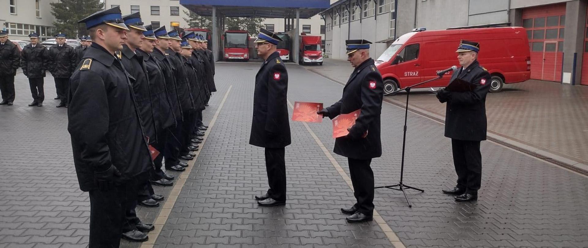 AWANSE I WYRÓŻNIENIA DLA KADETÓW SZKOŁY ASPIRANTÓW PAŃSTWOWEJ STRAŻY POŻARNEJ W POZNANIU