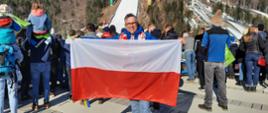 Ambasador RP w Słowenii Krzysztof Olendzki kibicuje polskim skoczkom w Planicy