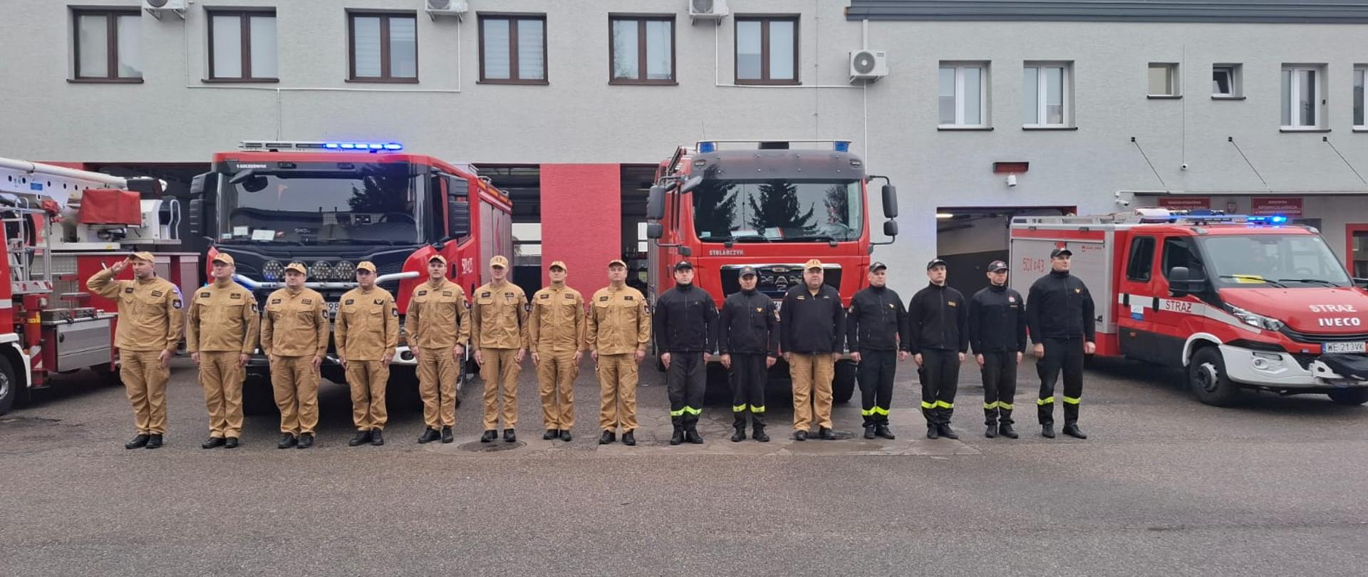 Makowscy strażacy oddali hołd tragiczne zmarłemu Policjantowi z Komendy Rejonowej Policji Warszawa VI