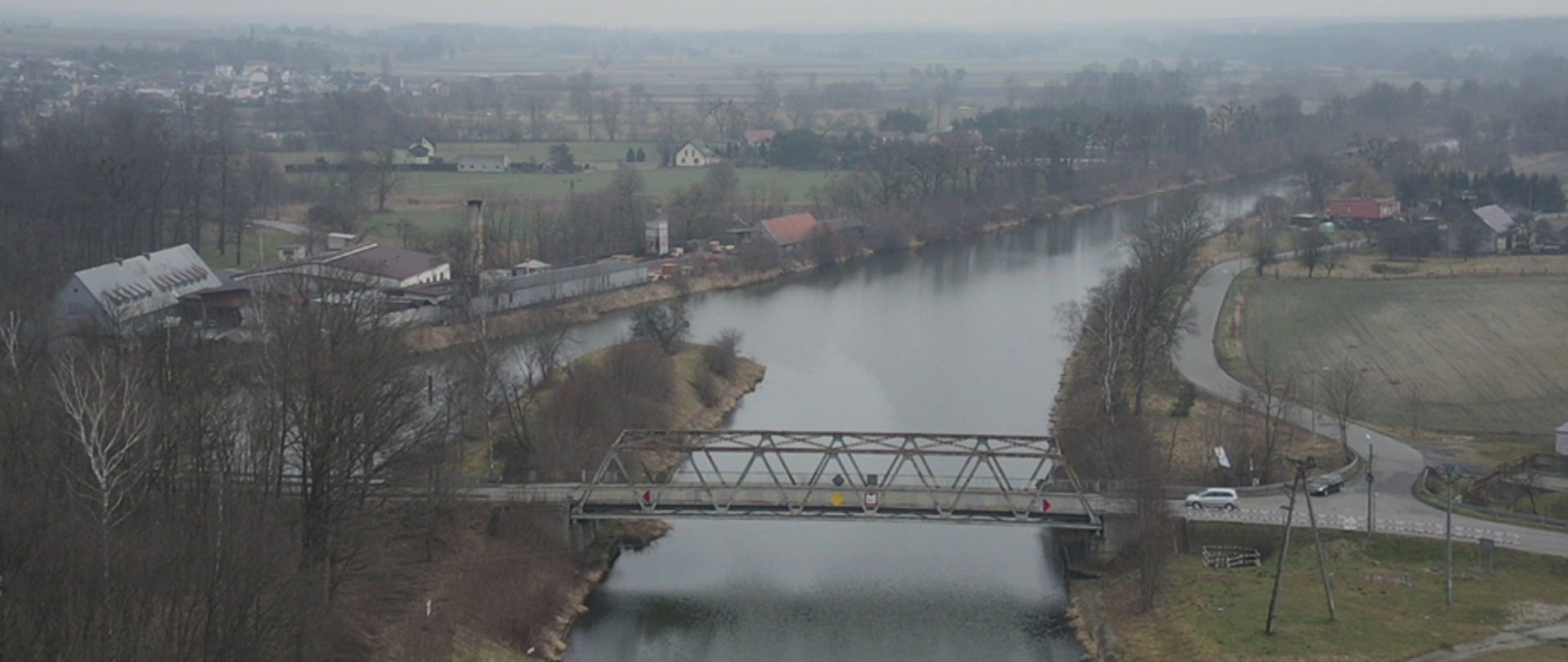 Obserwacja Kanału Gliwickiego okolice mostu na ul. Bolesława Chrobrego m. Ujazd przy użyciu bezzałogowego statku powietrznego.