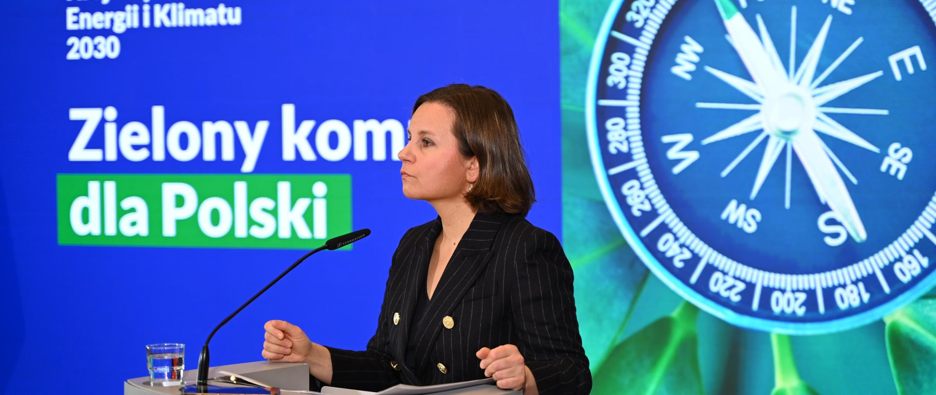 Wiceministra Urszula Zielińska na konferencji prasowej dot. rozpoczęcia konsultacji KPEiK