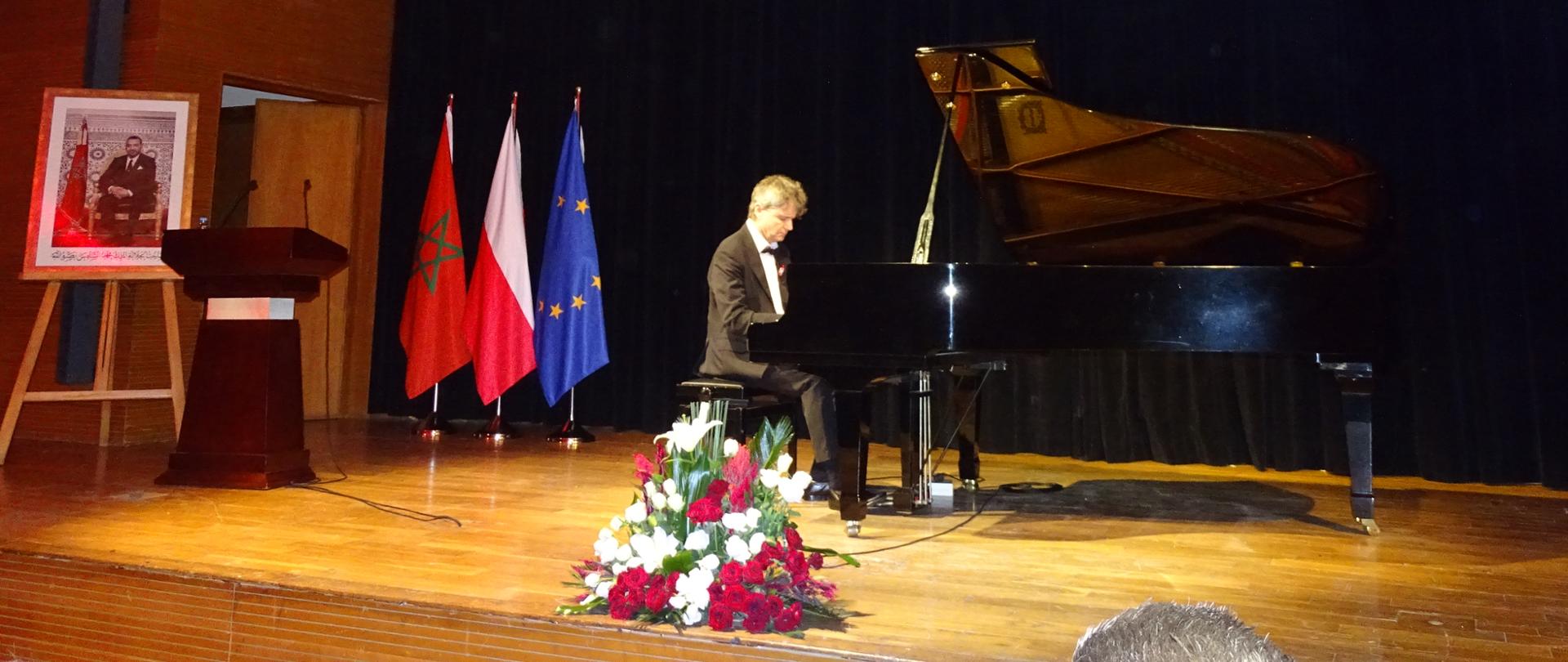 Pawel Kowalski lors du concert de piano à l'occasion de la Fête de l'Indépendance de la République de Pologne