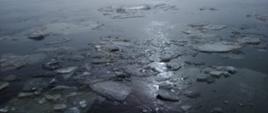 Na zdjęciu kry lodowe na rzece Wisła