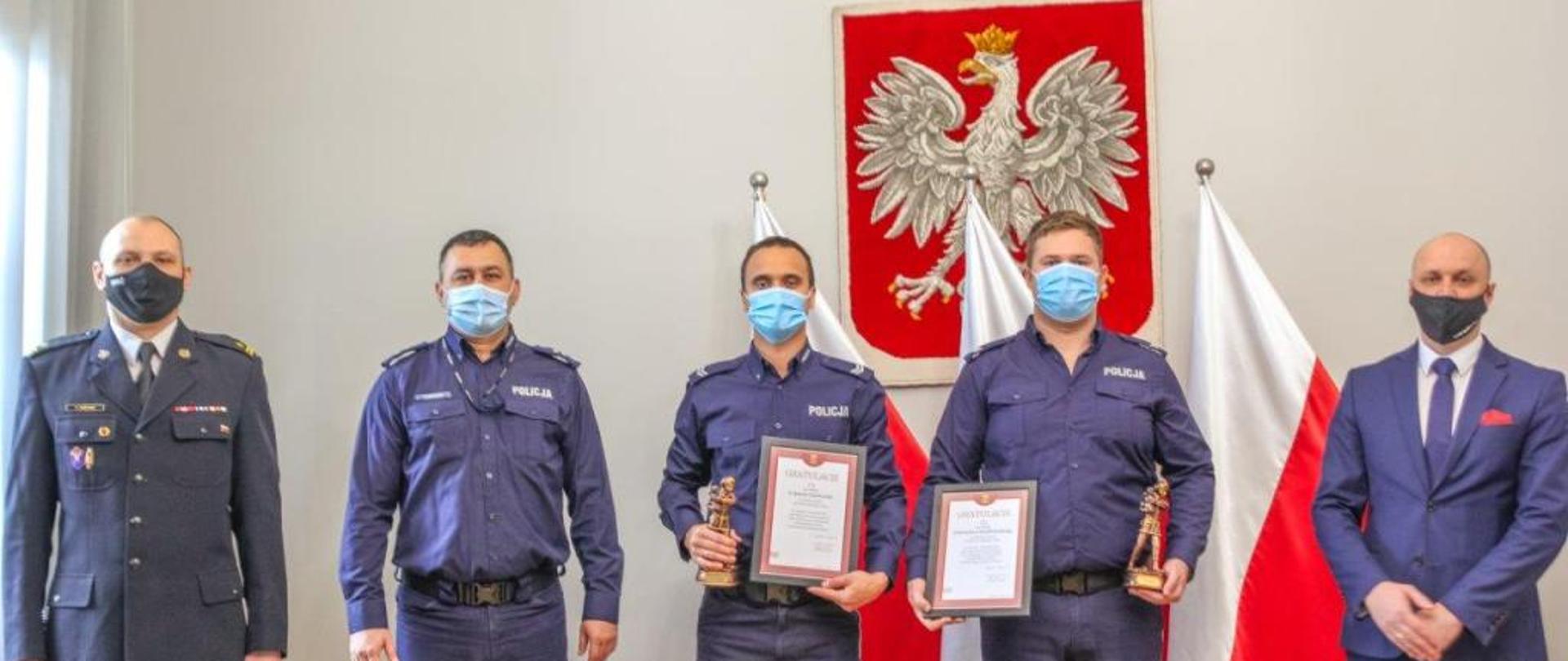 Podziękowania Komendanta Powiatowego PSP w Sławnie funkcjonariuszom Policji z Darłowa