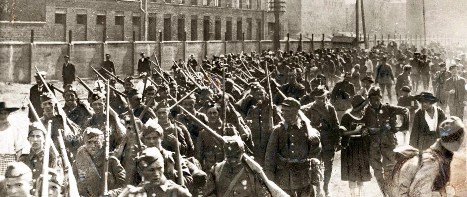 Wymarsz oddziału piechoty na front, Warszawa, sierpień 1920 r.