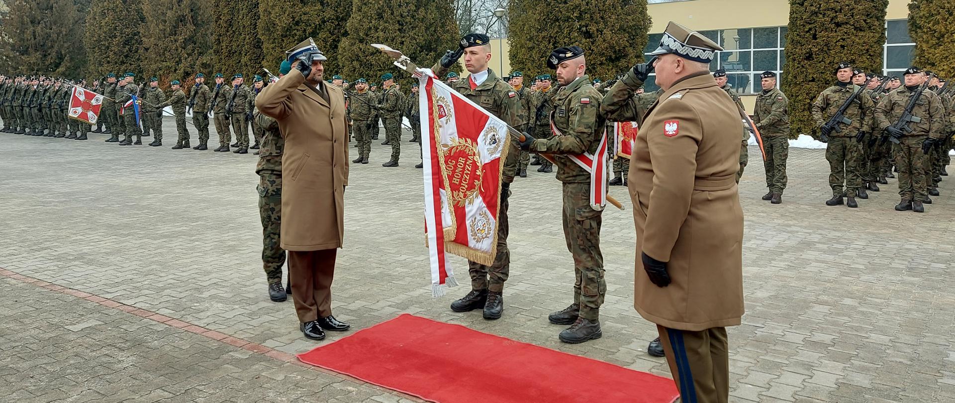 Uroczyste przekazanie obowiązków nowemu dowódcy 19. Lubelskiej Brygady Zmechanizowanej
