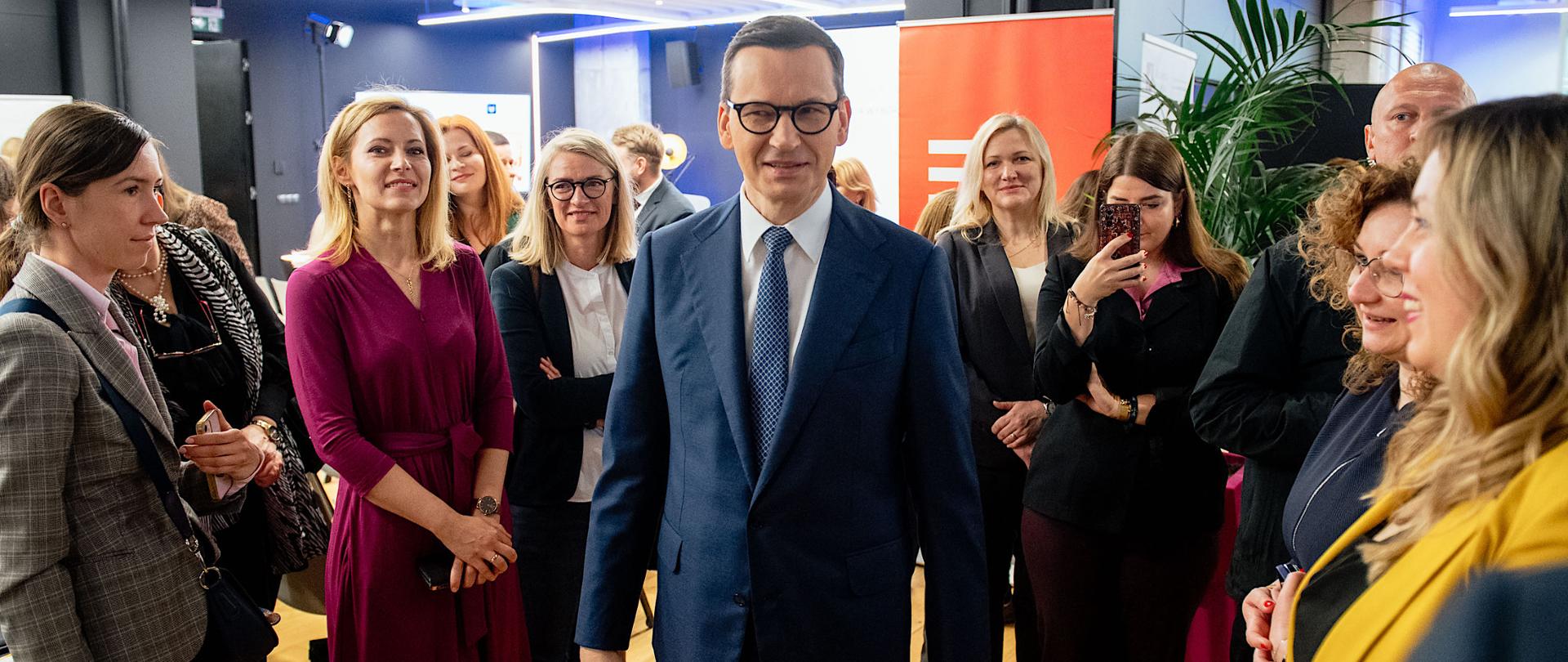 Premier Mateusz Morawiecki podczas konferencji „Kobiety mają wybór”.