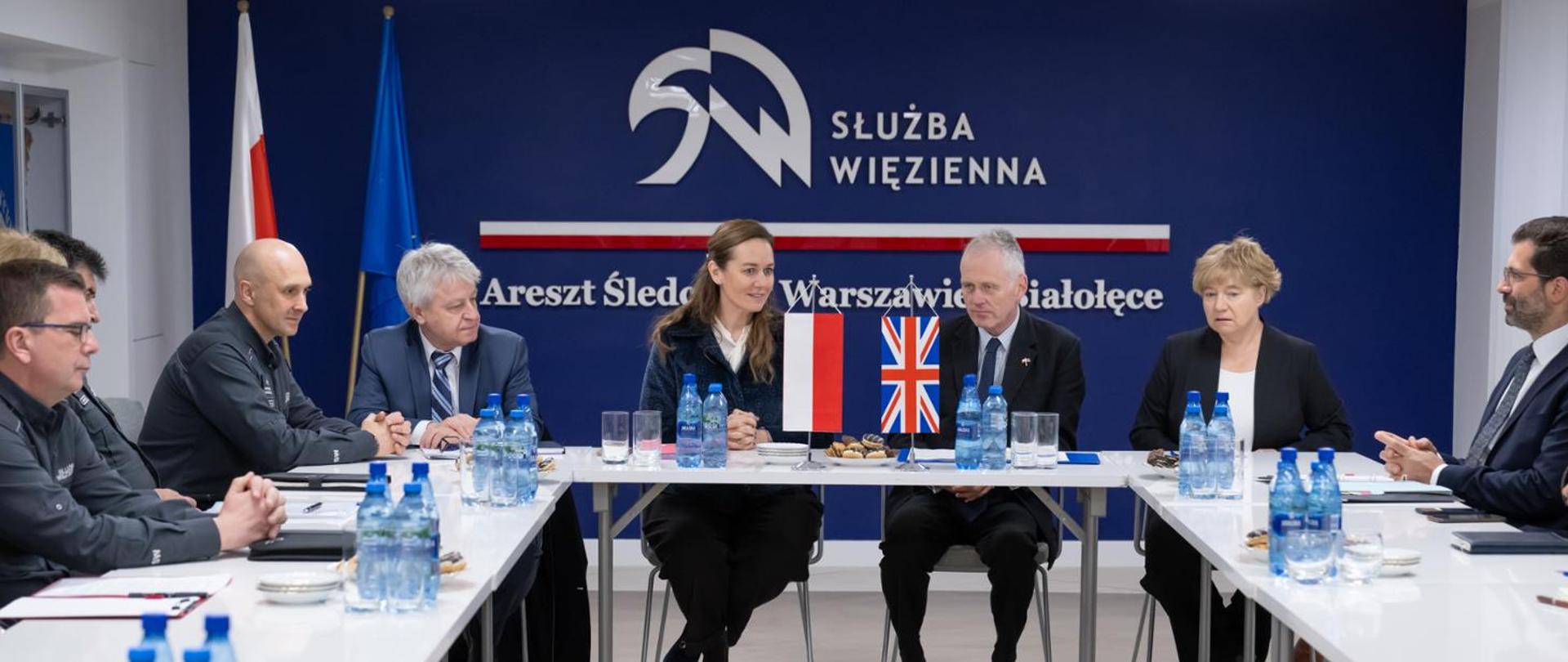  Deputy Minister Maria Ejchart and the British Delegation Visit the Warsaw-Białołęka Detention Center 