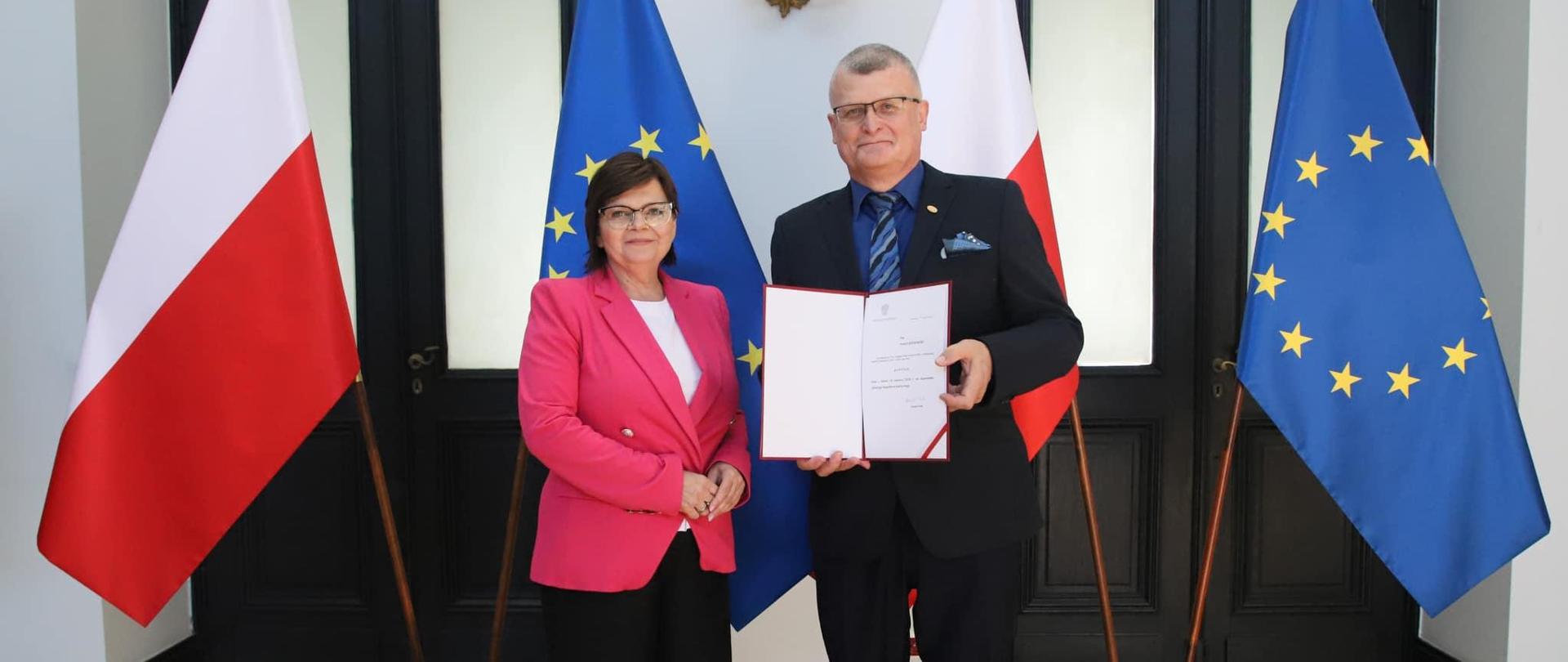 Dr Paweł Grzesiowski otrzymał z rąk minister zdrowia Izabeli Leszczyny nominację na stanowisko Głównego Inspektora Sanitarnego.