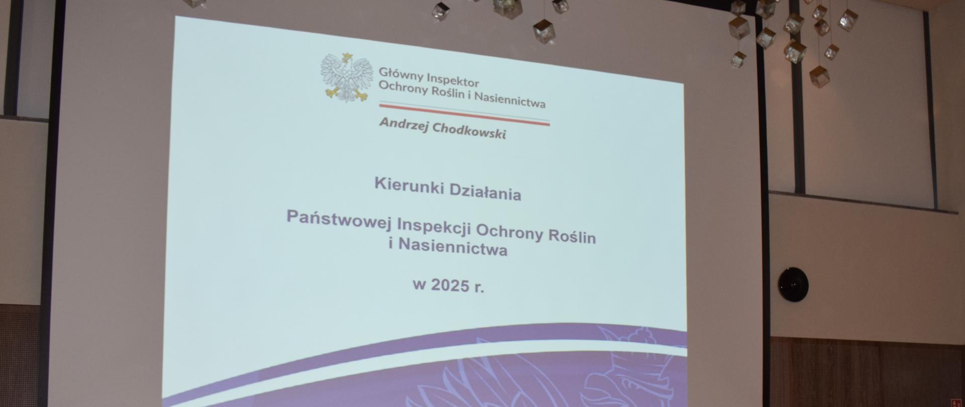 Przemawiający mężczyzna