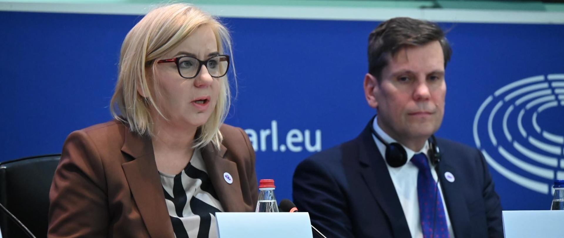 Ministra Paulina Henig-Kloska podczas sesji komisji Parlamentu Europejskiego ds. Ochrony Środowiska Naturalnego, Klimatu i Bezpieczeństwa Żywności (komisja ENVI)