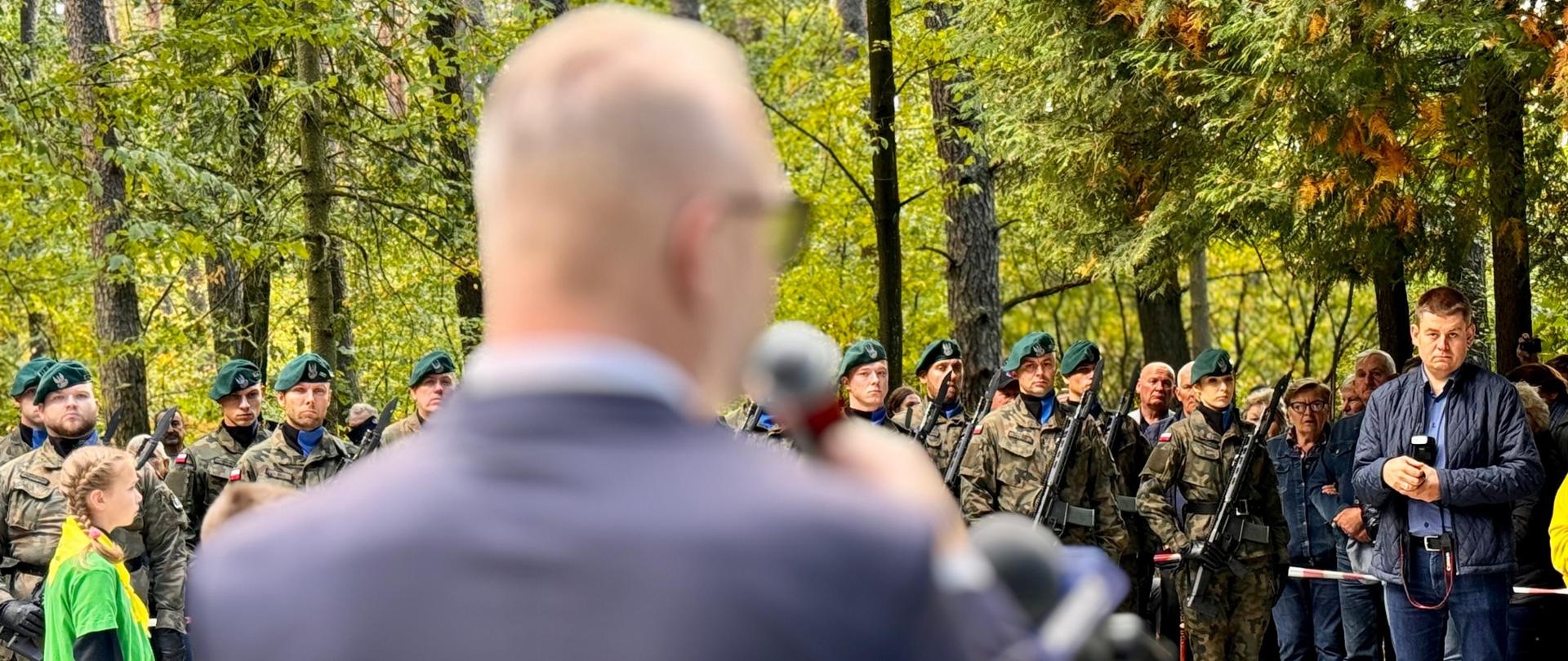 Apel Poległych upamiętniający wydarzenia z okresu II Wojny Światowej - Las Białucki.