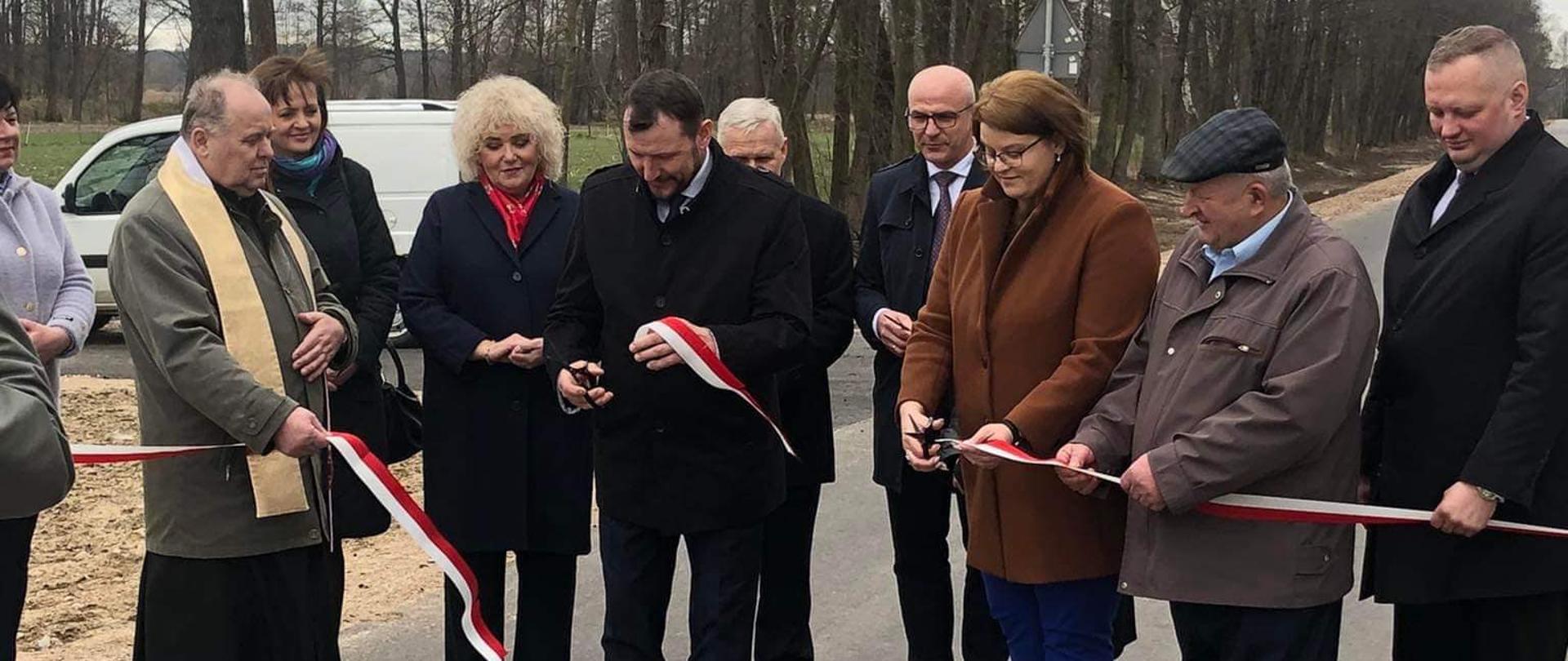 Przekazanie do użytku inwestycji drogowych oraz wodociągowej w Gminie Sadowne