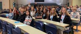 Młodzież szkoły uczestniczy w wykładzie na Politechnice Częstochowskiej