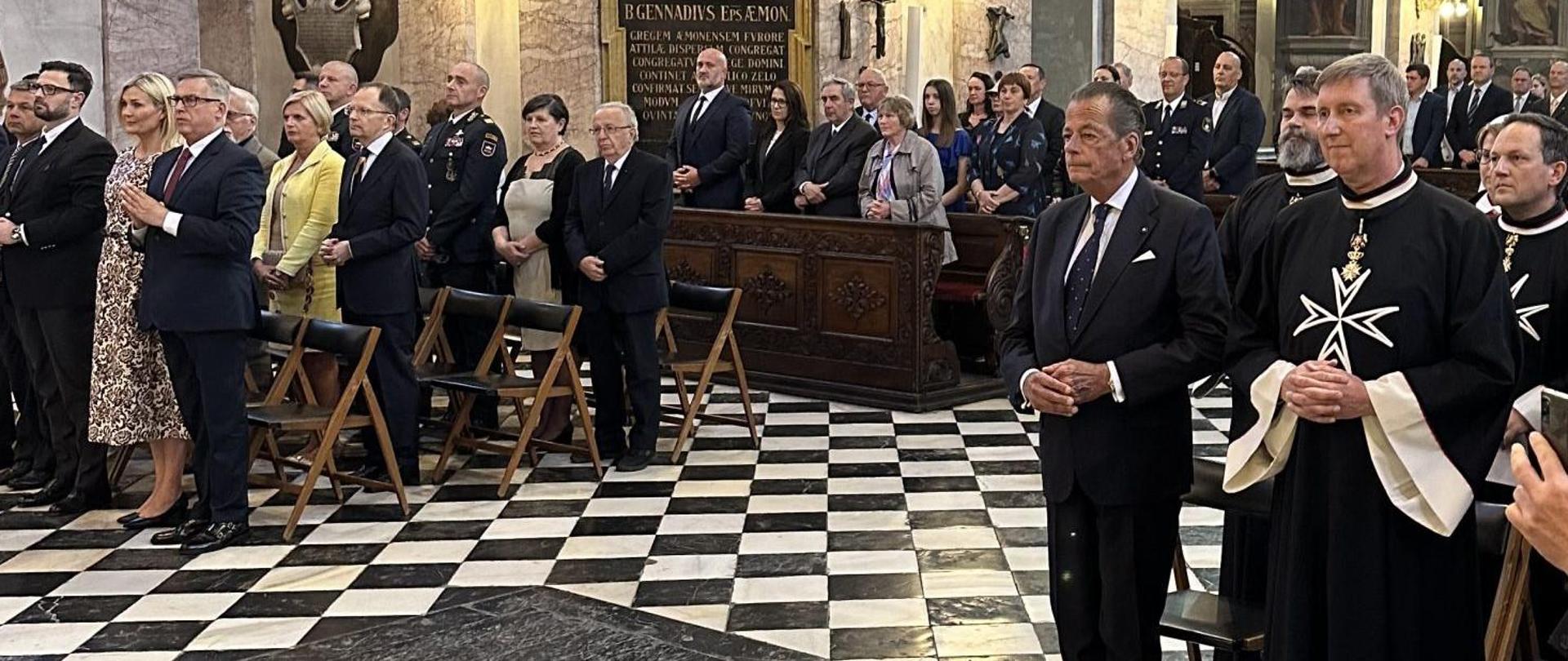 Z okazji uroczystości św. Jana Chrzciciela - Patrona Zakonu Maltańskiego - Ambasador RP Krzysztof Olendzki i Joanna Olendzka wzięli udział w uroczystej mszy św. w katedrze św. Mikołaja w Lublanie
