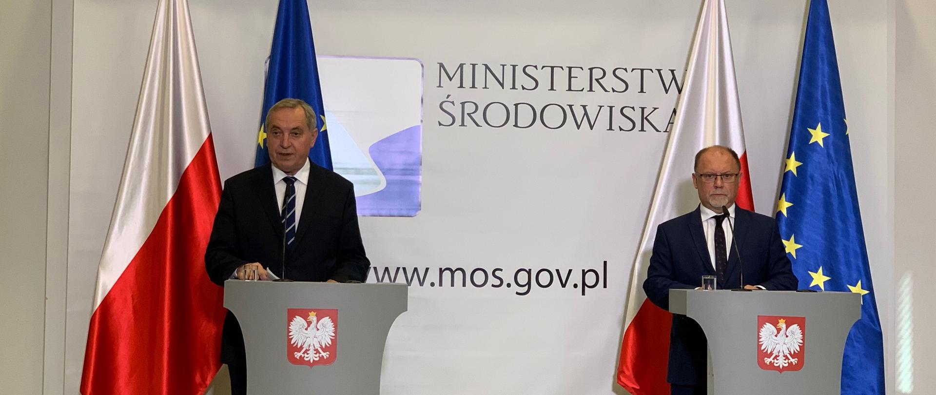 Wojewoda Mazowiecki i Minister Środowiska podczas konferencji prasowej.