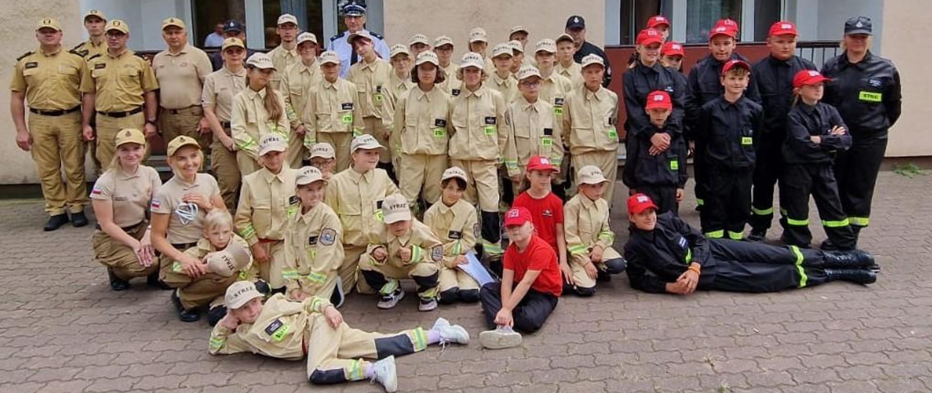 Obóz szkoleniowo-wypoczynkowy Młodzieżowych Drużyn Pożarniczych
Zdjęcie Grupowe uczestników obozu.
