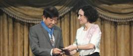 Mr_Khaw_Boon_Wan_awarded_with_Commander’s_Cross_with_star_of_the_Order_of_Merit_of_the_Republic_of_Poland. Fot: Lianhe Zaobao (Singapore Press Holdings)