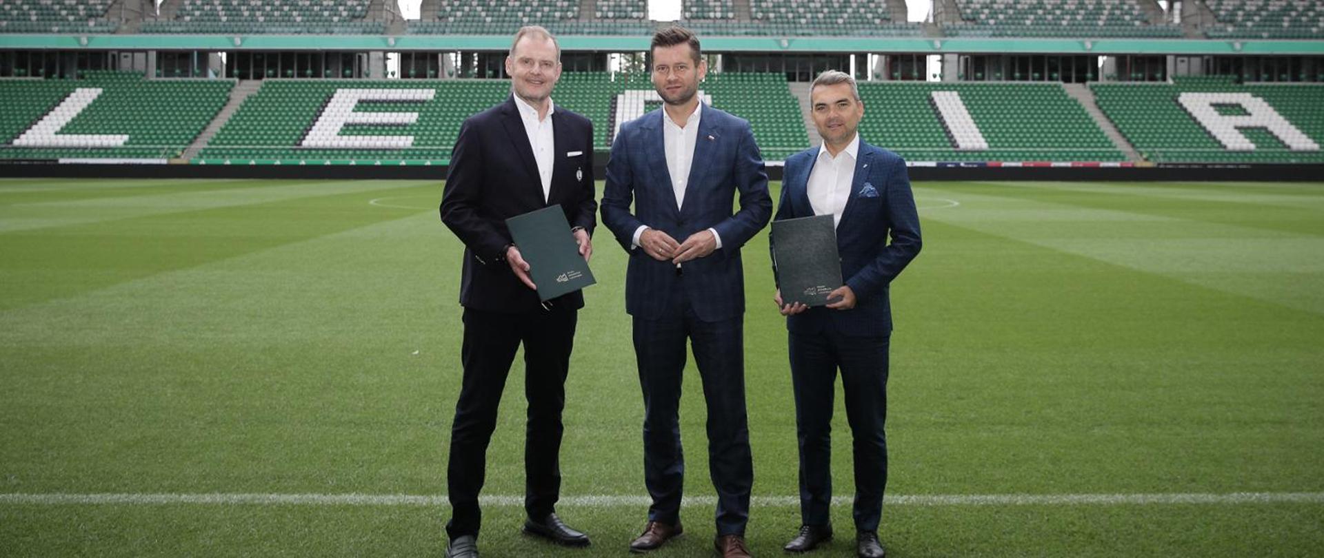 Minister Kamil Bortniczuk with vice presidents of: Legia Sport Club - Mr Marcin Herra and PTO - Mr Marcin Rozycki