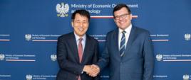 Delegacji koreańskiej przewodniczył wiceminister handlu, przemysłu i energii Young-jin Jang.