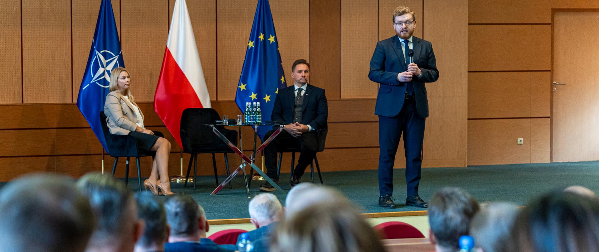 Wiceminister cyfryzacji Dariusz Standerski w Podlaskim Urzędzie Wojewódzkim