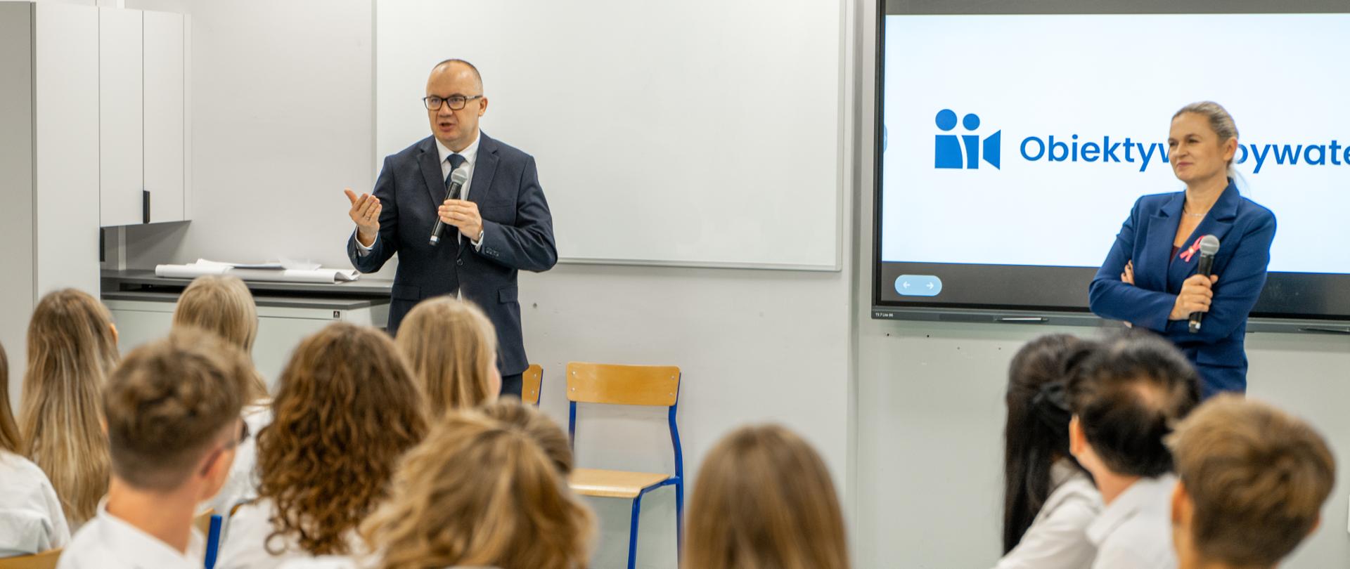 Inauguracja konkursu „Obiektyw Obywatelski” - pokazowa lekcja z udziałem Ministra Sprawiedliwości Adama Bodnara i Ministry Edukacji Barbary Nowackiej