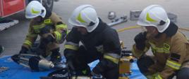 Szkolenie podstawowe strażaków ratowników OSP – zajęcia z obsługi ratowniczych zestawów hydraulicznych