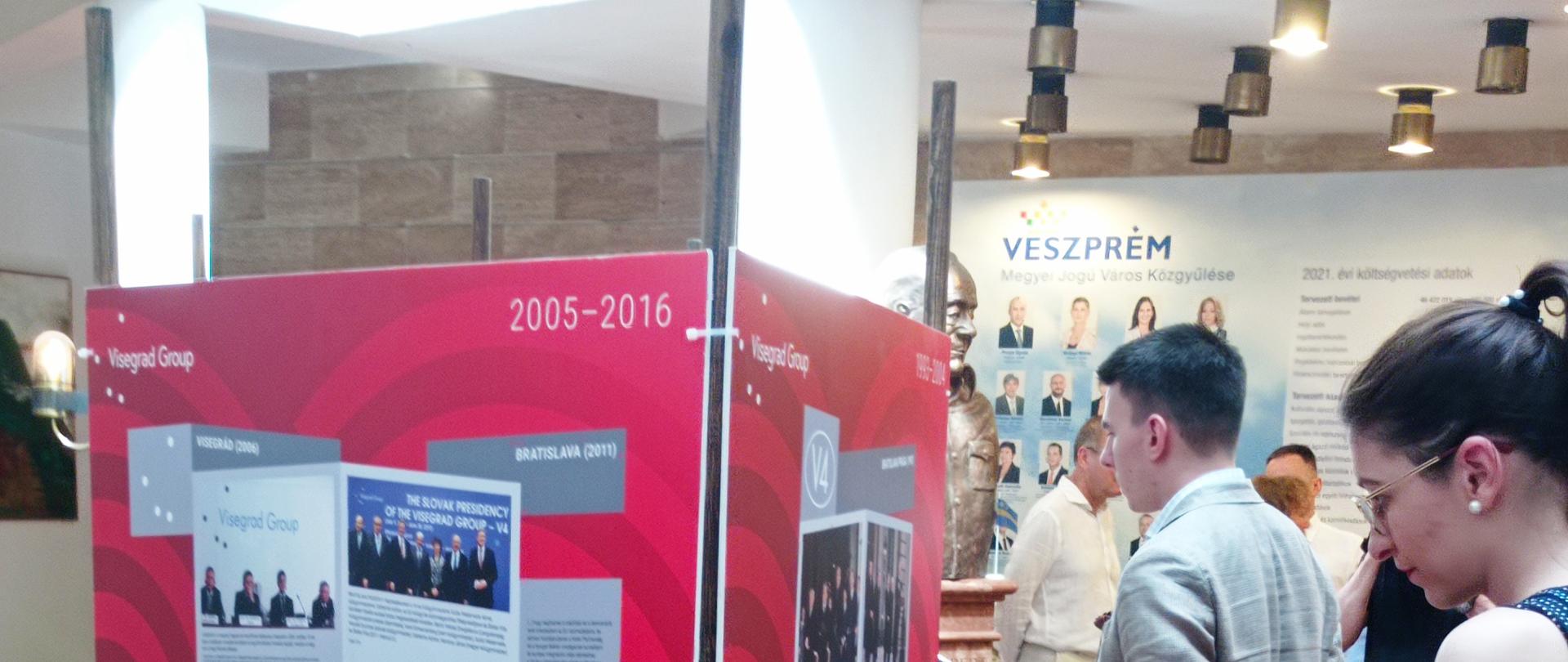 A " Visegrádi Együttműködés 30 éve" című kiállítás Veszprémben