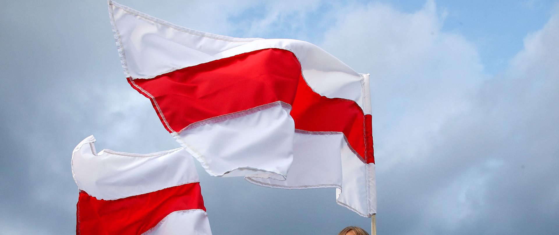 flaga opozycji białoruskiej