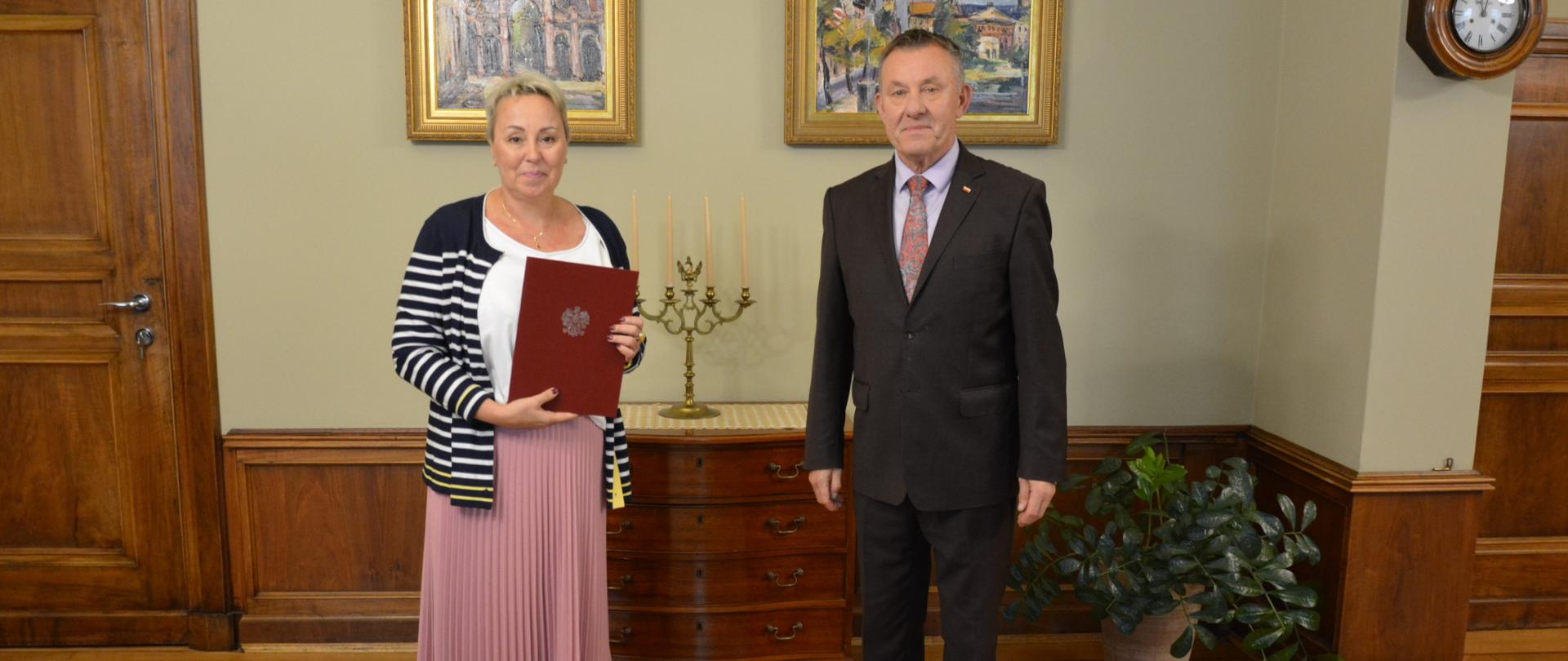 Wicewojewoda łódzki Karol Młynarczyk powołał Panią Marzenę Kłoszewską na stanowisko konsultanta wojewódzkiego w dziedzinie pielęgniarstwa rodzinnego