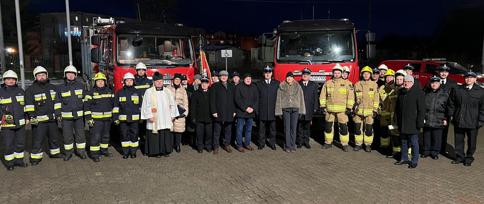 Uroczyste przekazanie pojazdów pożarniczych dla OSP Szymany oraz OSP Trelkowo