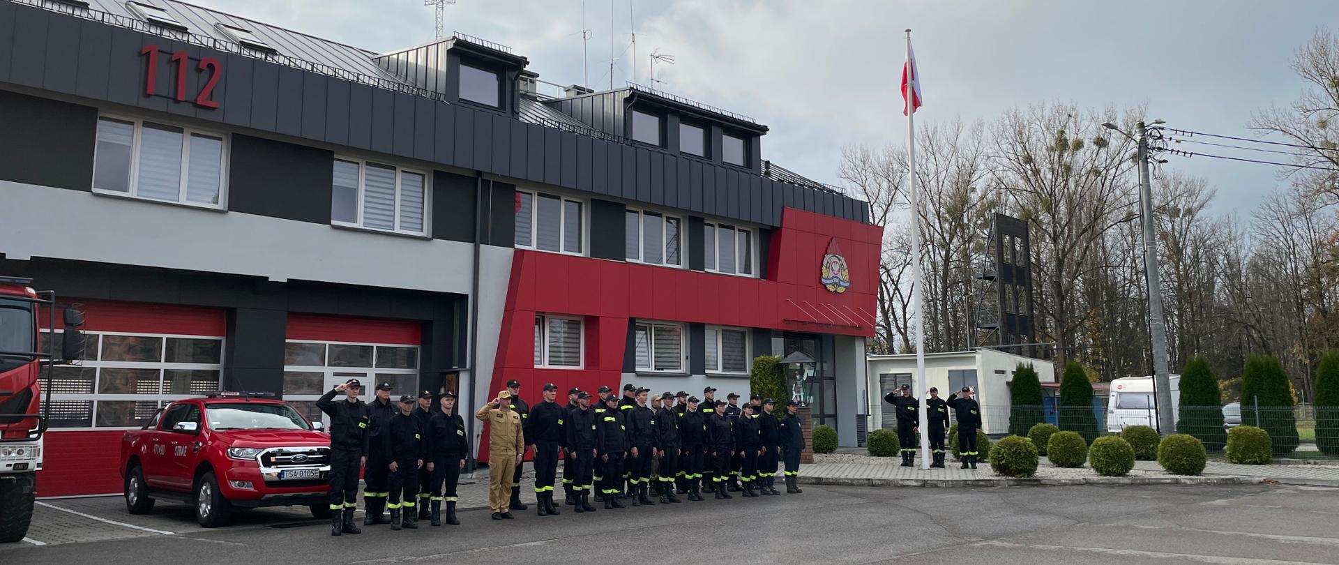 Uroczysta Zmiana Służby Z Okazji Obchodów Narodowego Święta Niepodległości W Kp Psp Sandomierz 5248