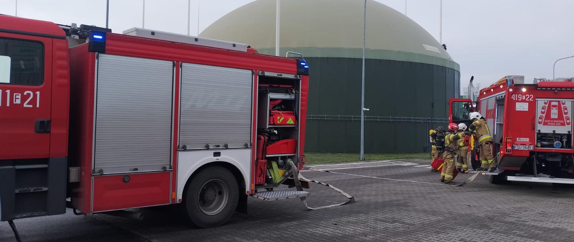 Samochody pożarnicze na terenie zakładu