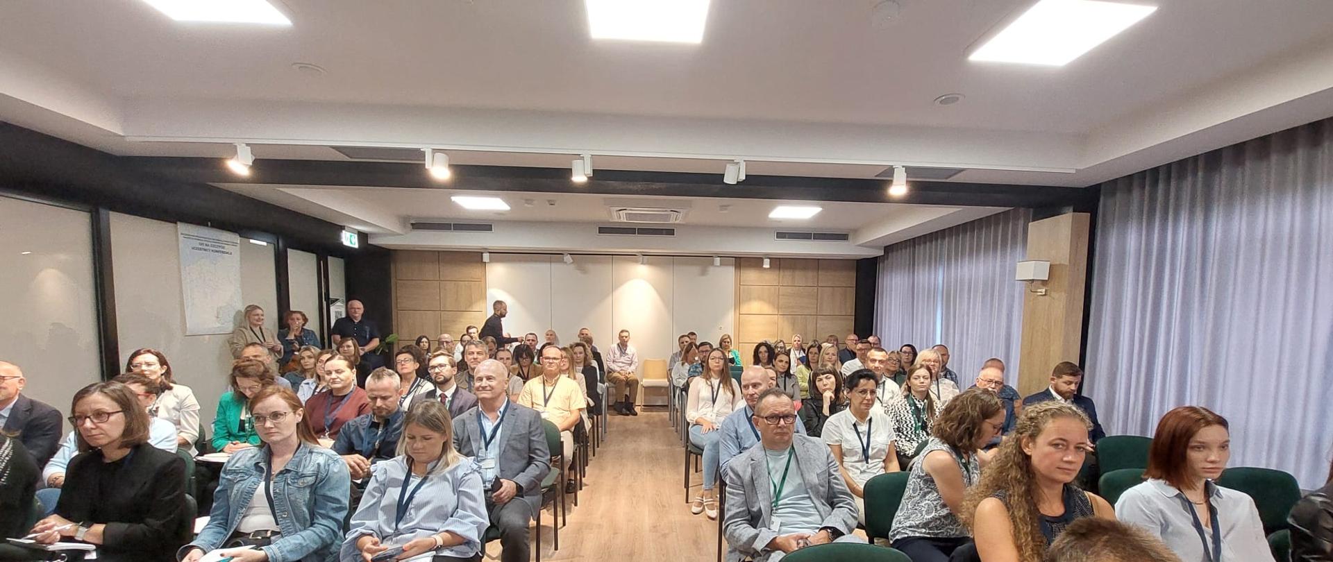 Uczestnicy konferencji naukowo-technicznej pt. „Regionalna Infrastruktura Informacji Przestrzennej na rzecz rozwoju społeczeństwa informacyjnego – GIS na szczycie"