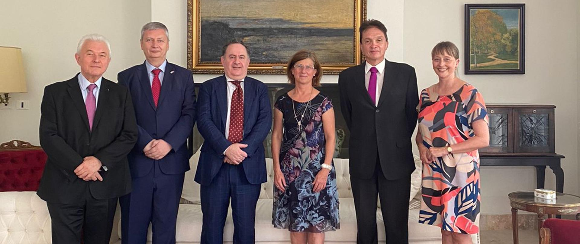 Wojna na Ukrainie i porozumienie Unii Europejskiej z Mercosur zdominowały spotkanie przedstawicieli państw grupy V4 i argentyńskiego MSZ.