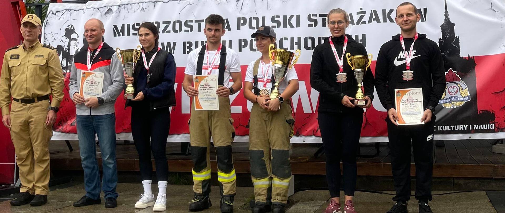 St.str. Ewa Dobrzyńska oraz st.str. Paweł Siemiątkowski na podium Mistrzostw Polski. 