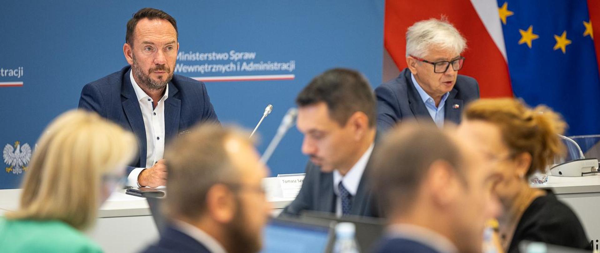 Minister Tomasz Szymański podczas posiedzenia Komisji Wspólnej Rządu i Samorządu Terytorialnego.