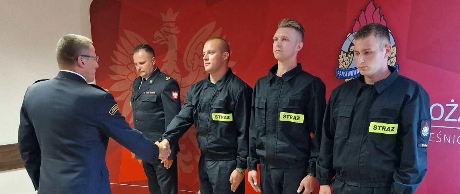 Strażacy w sali szkoleniowej w KP PSP w Oleśnicy