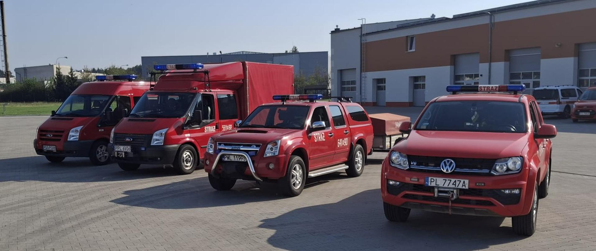 Pojazdy strażackie gotowe do działań