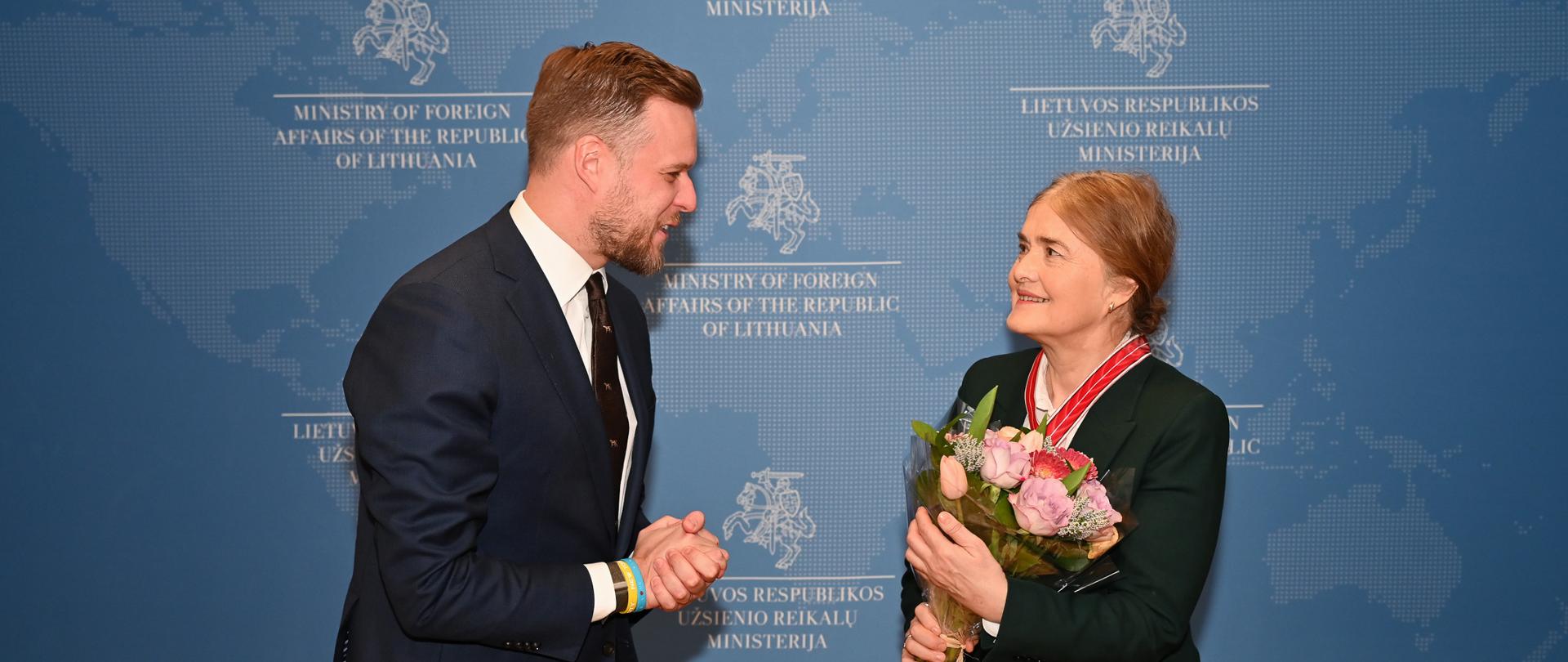 Ambasador RP na Litwie Urszula Doroszewska i minister spraw zagranicznych Litwy Gabrielius Landsbergis