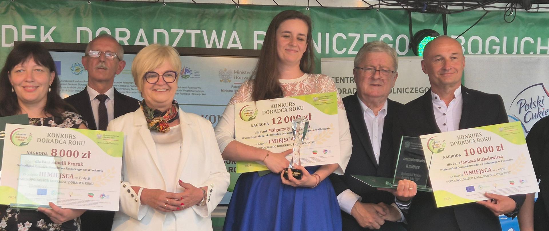 Od lewej: laureatka III miejsca Amelia Prorok, dyrektor CDR Ireneusz Drozdowski, wojewoda podkarpacki Teresa Kubas-Hul, Laureatka I miejsca Małgorzata Razminas, minister Czesław Siekierski, laureat II miejsca Janusz Michałowicz